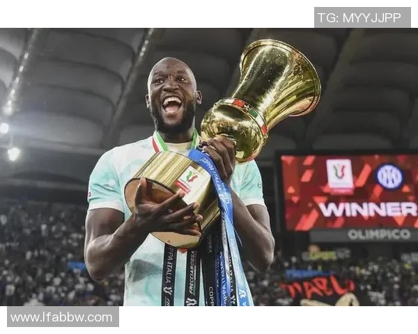 卢卡库重返巅峰之路：从逆境中崛起的足球巨星成长故事