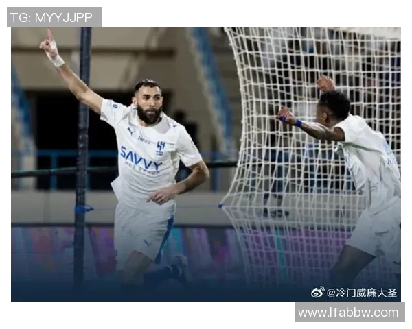 本泽马的传奇之路：从青涩少年到世界足坛巨星的蜕变与辉煌