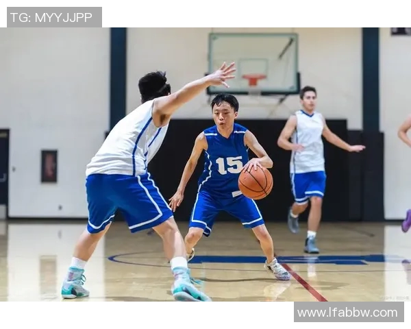 焦泊乔的成长之路：从青涩少年到职场精英的奋斗故事