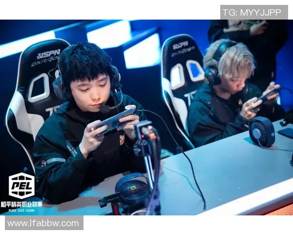 和平精英战术分析:深入探讨FPX战队的防守策略与执行细节