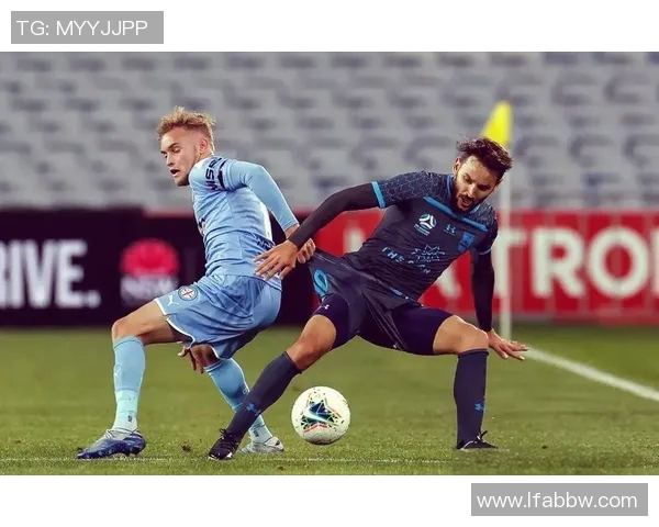 喷气机与墨尔本城的激烈对决谁能在赛场上笑到最后