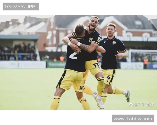 牛津联与莱斯特城激战正酣谁能在这场对决中笑到最后