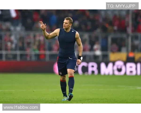 诺伊尔重伤缺席赛季拜仁迅速求助德赫亚补位